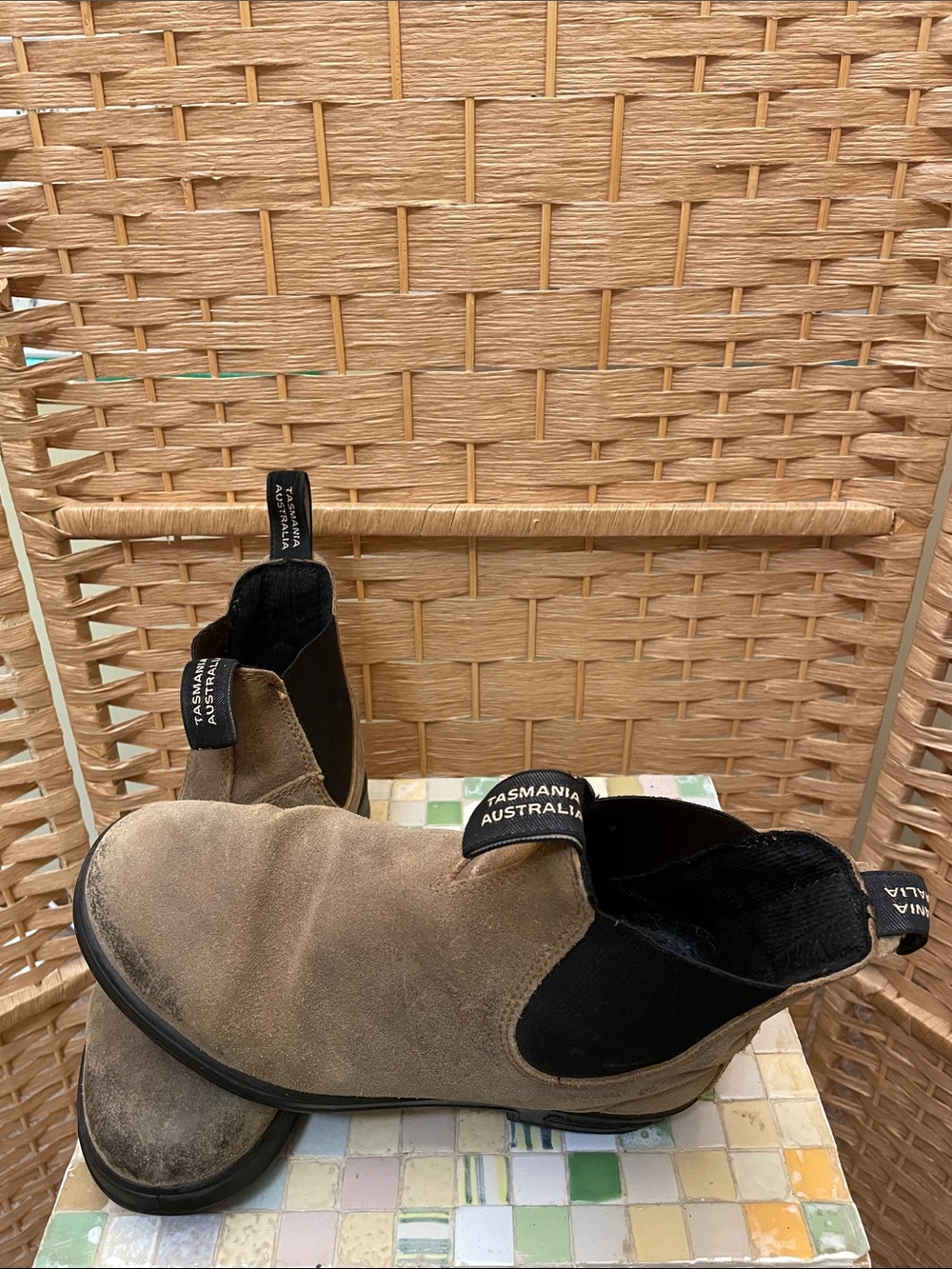 Women’s Blundstone Tasmania Chelsea Boots - Size 4 (women’s size 7)